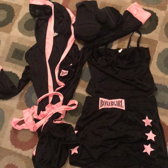 spirit Halloween Other - Spirit Halloween Boxer Girl costume